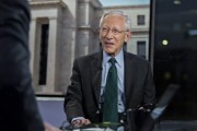 八字事业宏观经济学教授兼实践者Stanley Fisher逝世 曾培养全球多位经济决策者