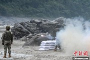 八字事业西藏军区某部高原峡谷实弹射击 锤炼实战能力